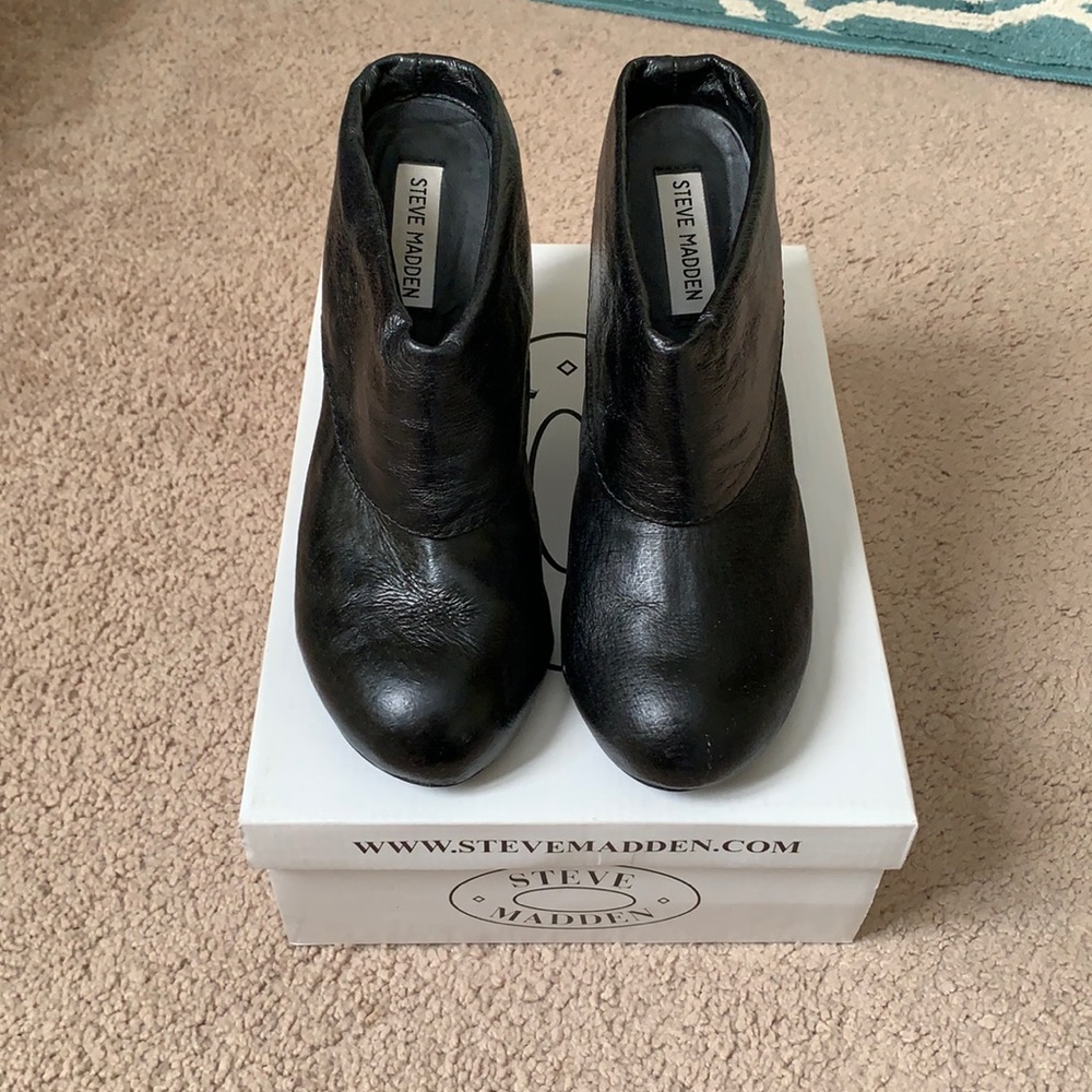Steve Madden women’s size 10, black leather backless mule